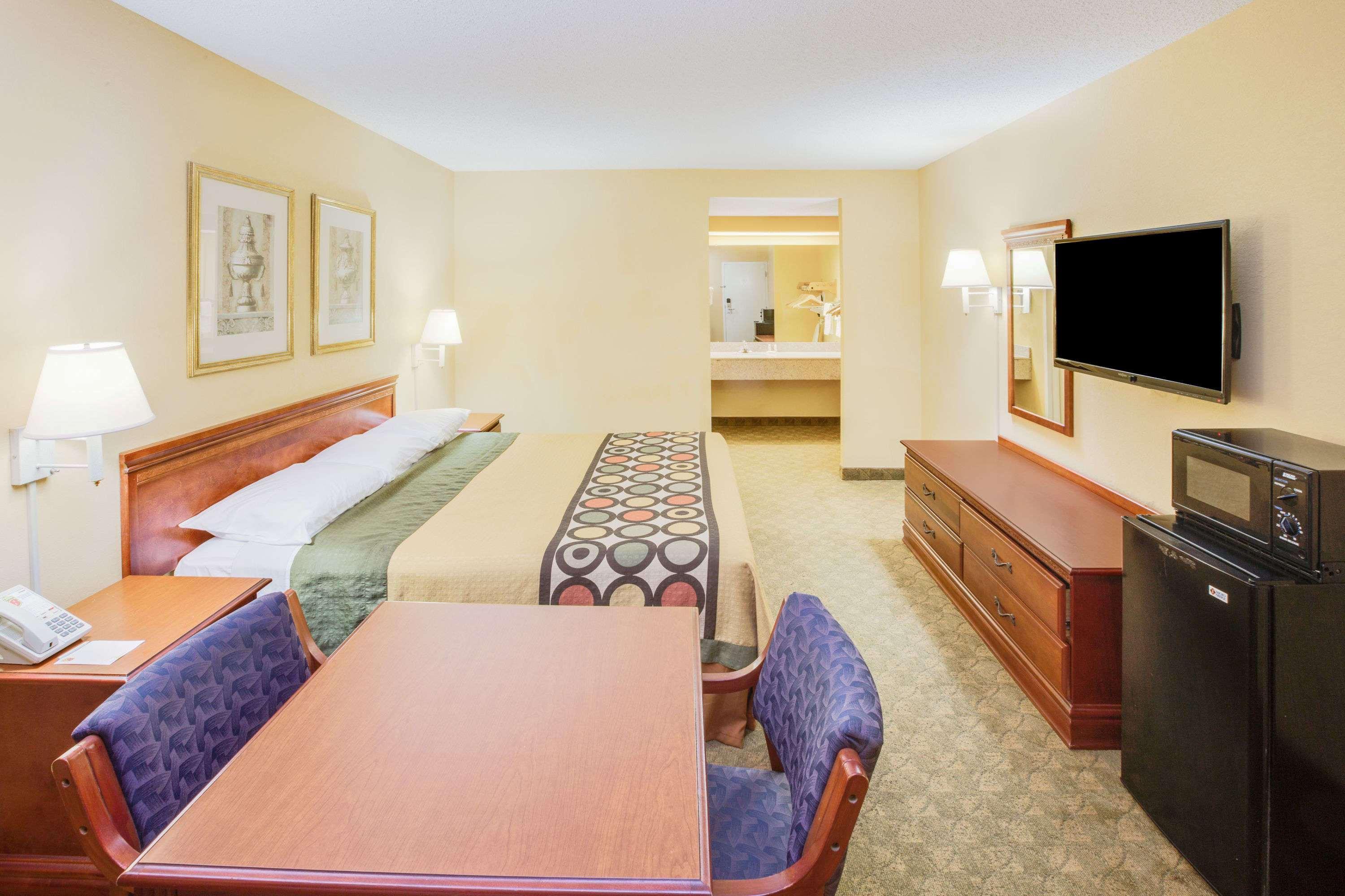 Super 8 By Wyndham Diberville Biloxi Area Exterior foto